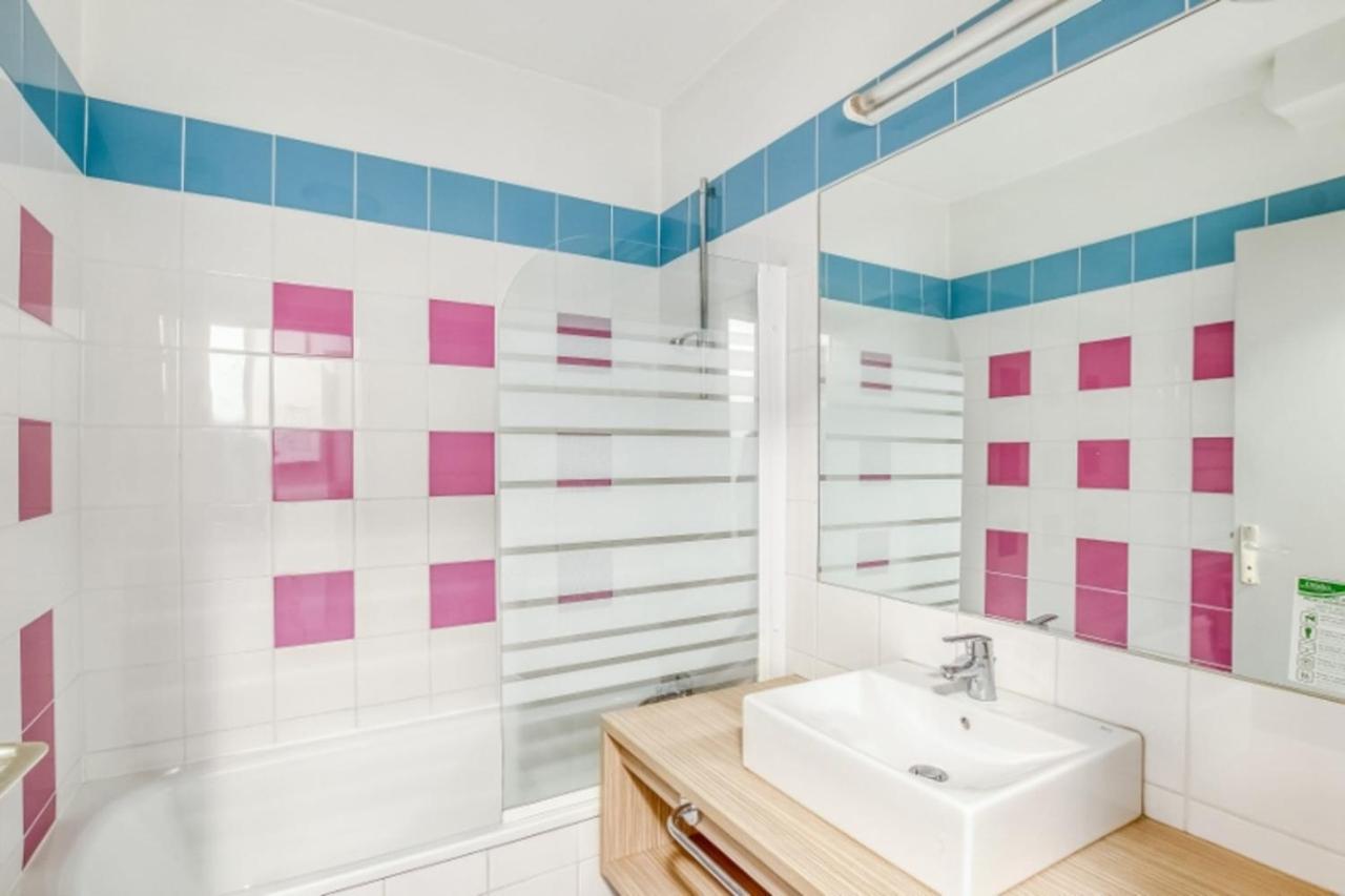 Flat With Swimming Pool Near The Beach Sanary-sur-Mer Exterior photo
