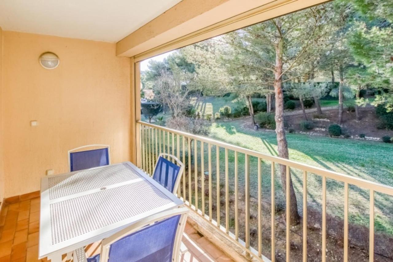 Flat With Swimming Pool Near The Beach Sanary-sur-Mer Exterior photo