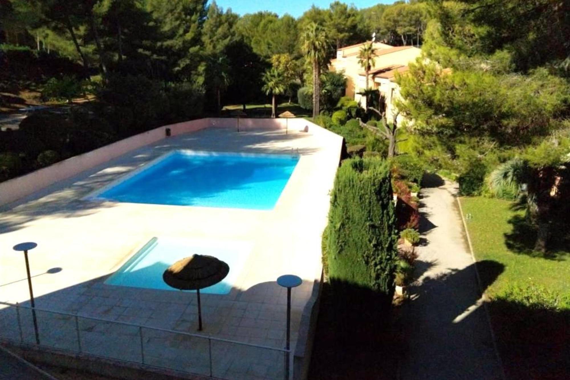 Flat With Swimming Pool Near The Beach Sanary-sur-Mer Exterior photo